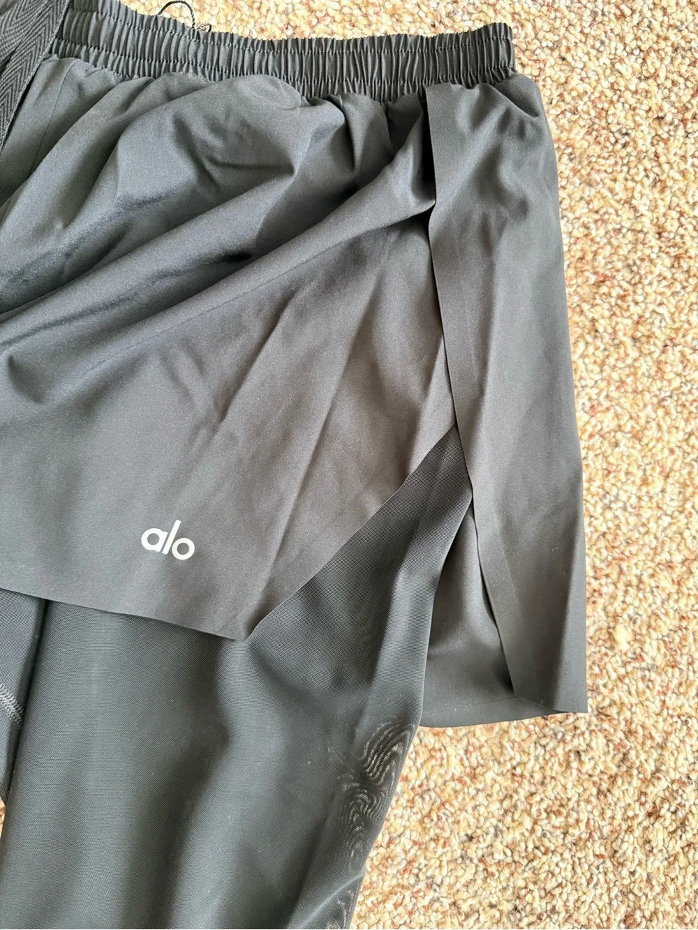 ALO Mesh Front Runner 2 In 1 Short Black Medium NWT
